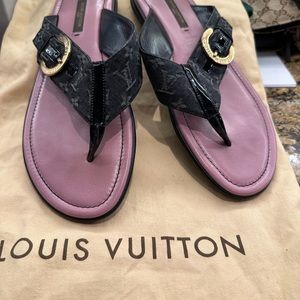 Louis Vuitton logo black jean thong sandals (new without tags) EU 38 / US 8-8.5